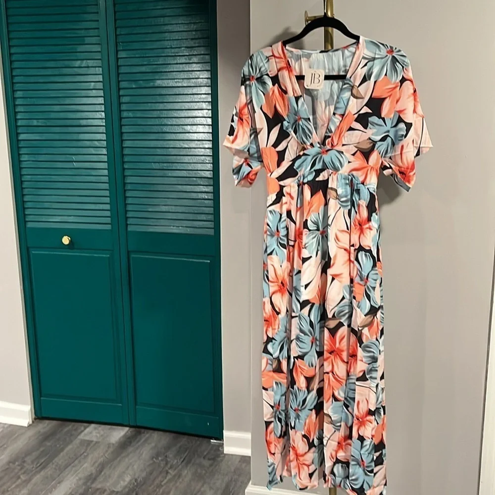NWT Tropical Floral Maxi Midi Dress - small